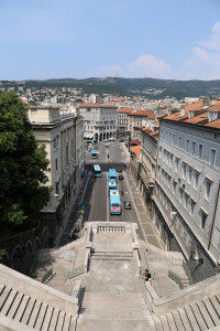 Trieste,_veduta_su_via_pellico_dalla_scala_dei_giganti,_01
