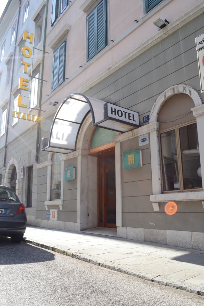 Hotel Italia ingresso esterno Trieste